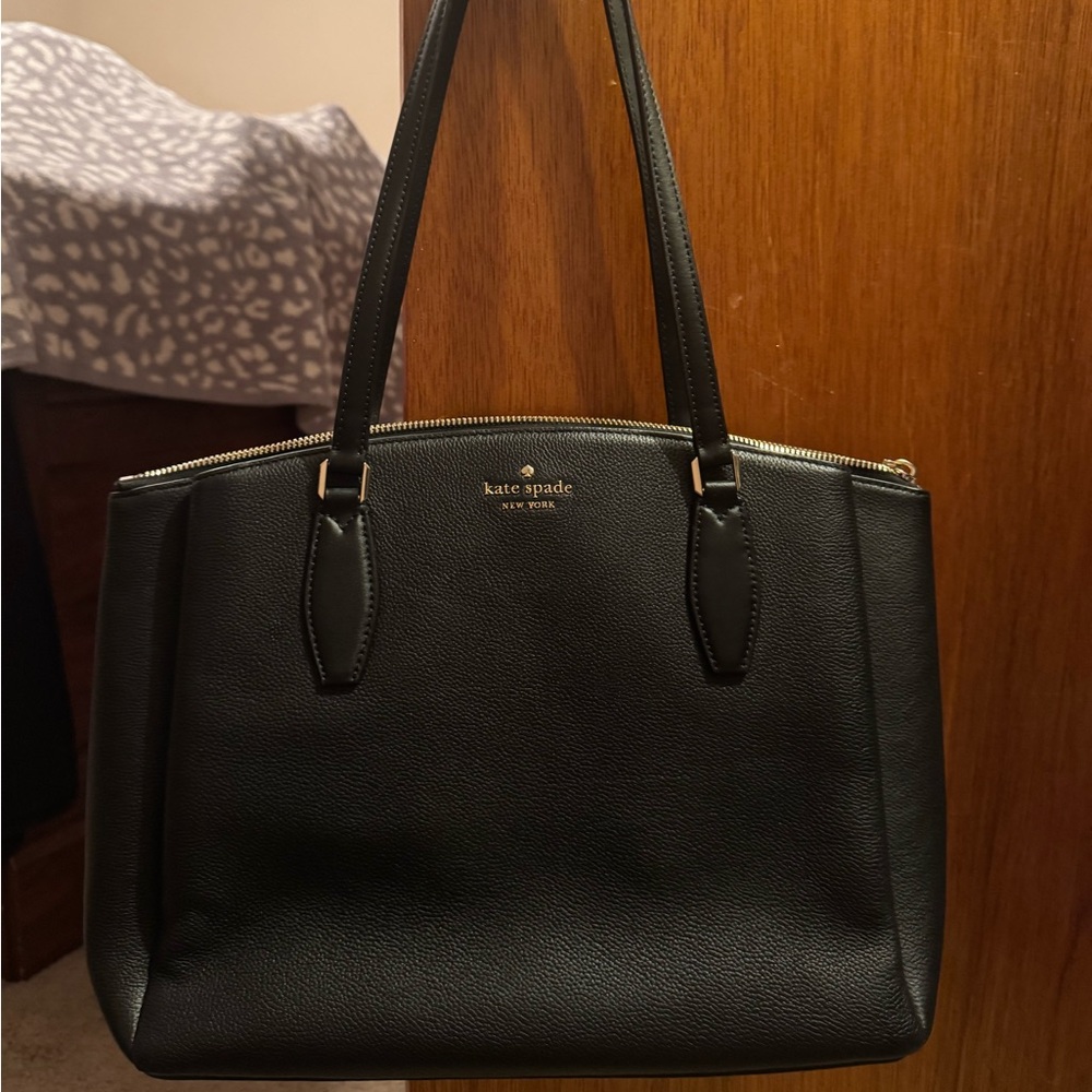 Kate Spade black pebble leather large shoulder bag, EUC,Like new zip & magnetic